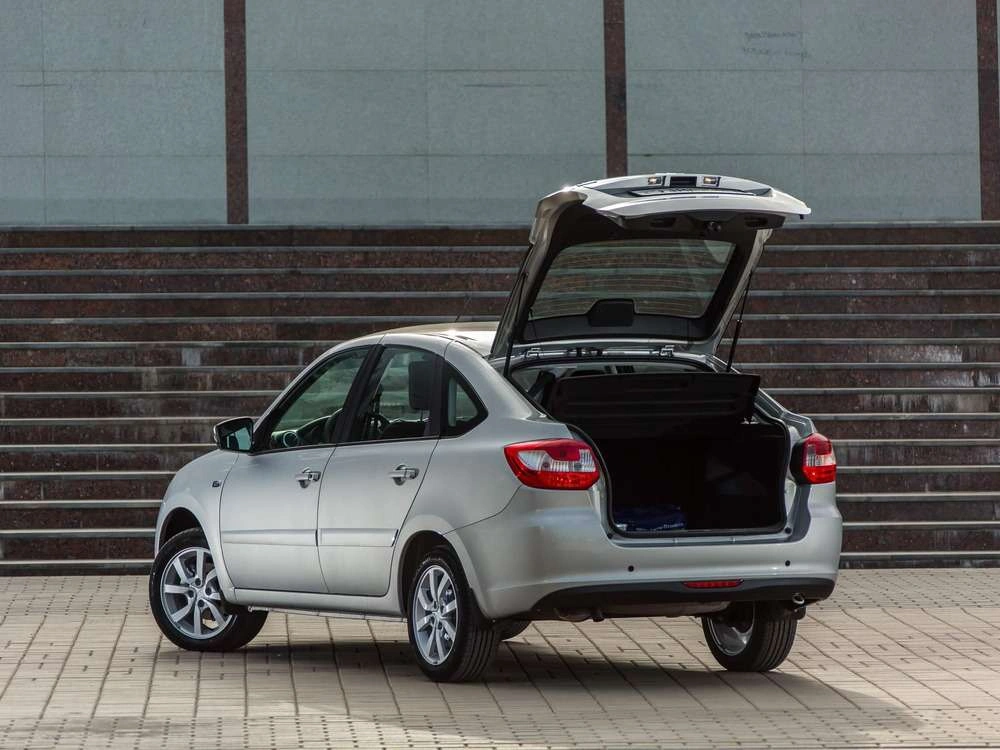 Lada Granta Лифтбек - Изображение №5